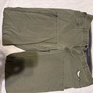 G.H. Bass & Co. Men's Olive Cargo Pants